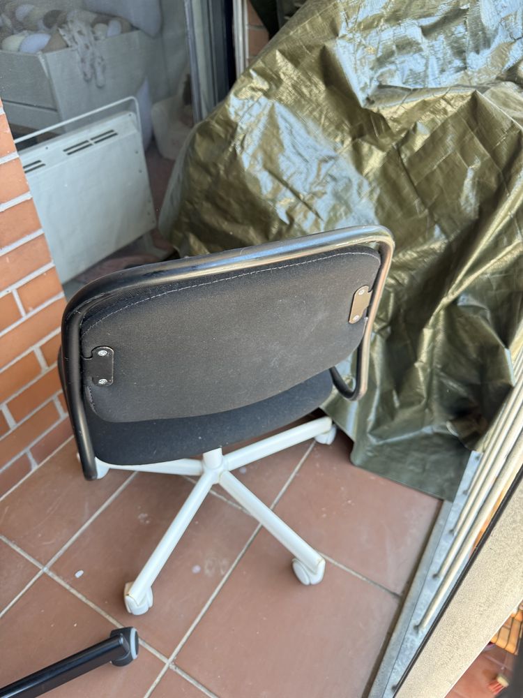 Cadeira de escritorio pequena