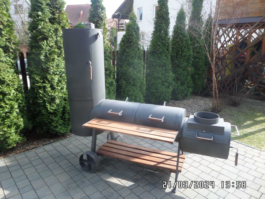 OKAZJA -grill wędzarnia  piec    lokomot gastronomia zdrowe grilowanie