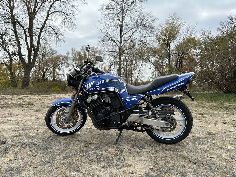 Продам Honda CB400