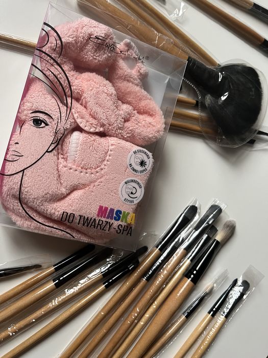 Zestaw: pędzle do makijażu + maska do twarzy SPA