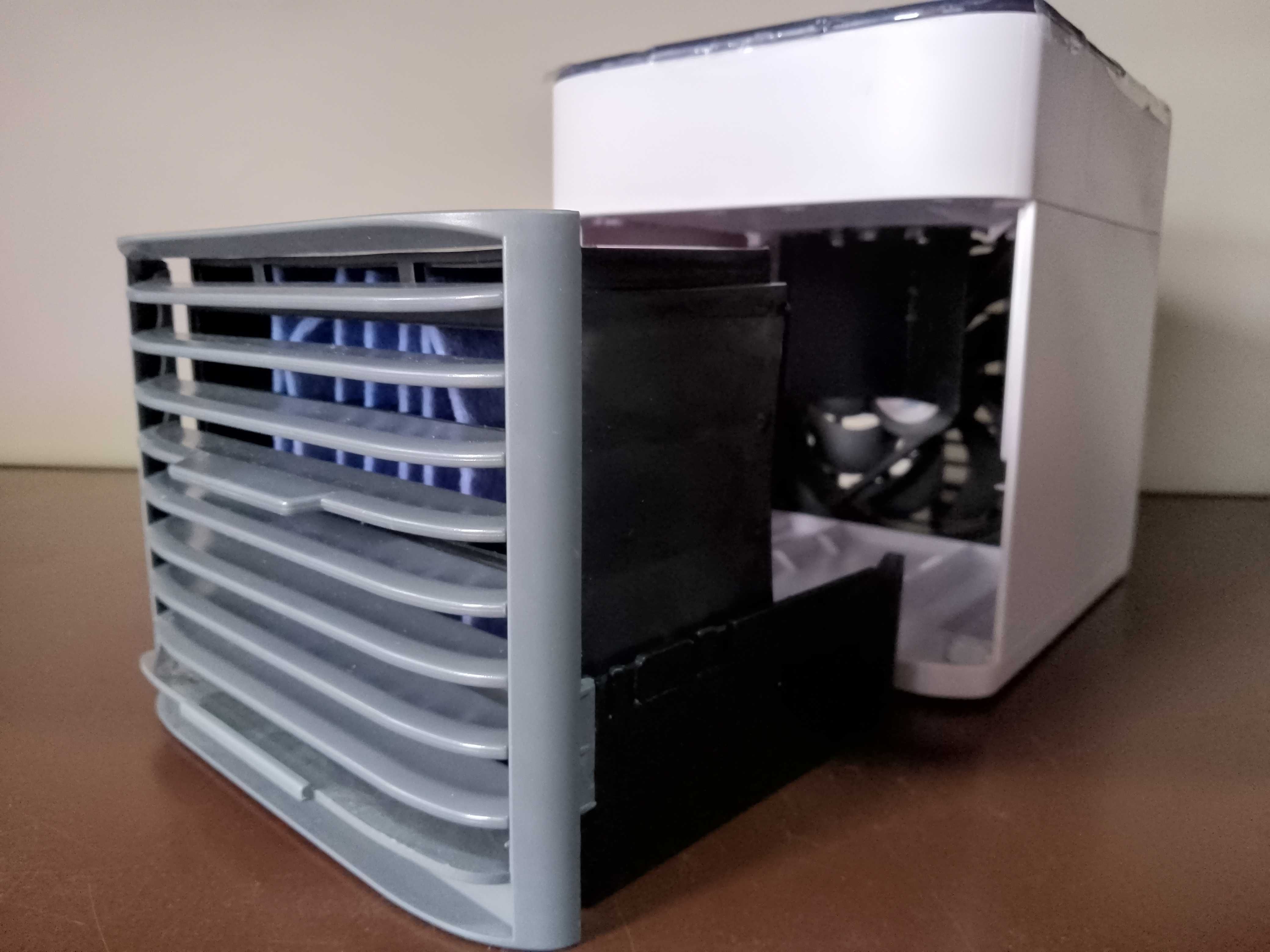 AIR ARCTIC COOLER LED USB mini mobilny przenośny klimatyzator WODĘ LED