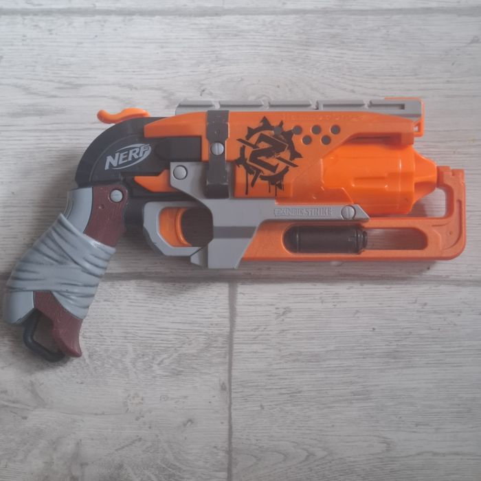NERF zombie strike hammershot