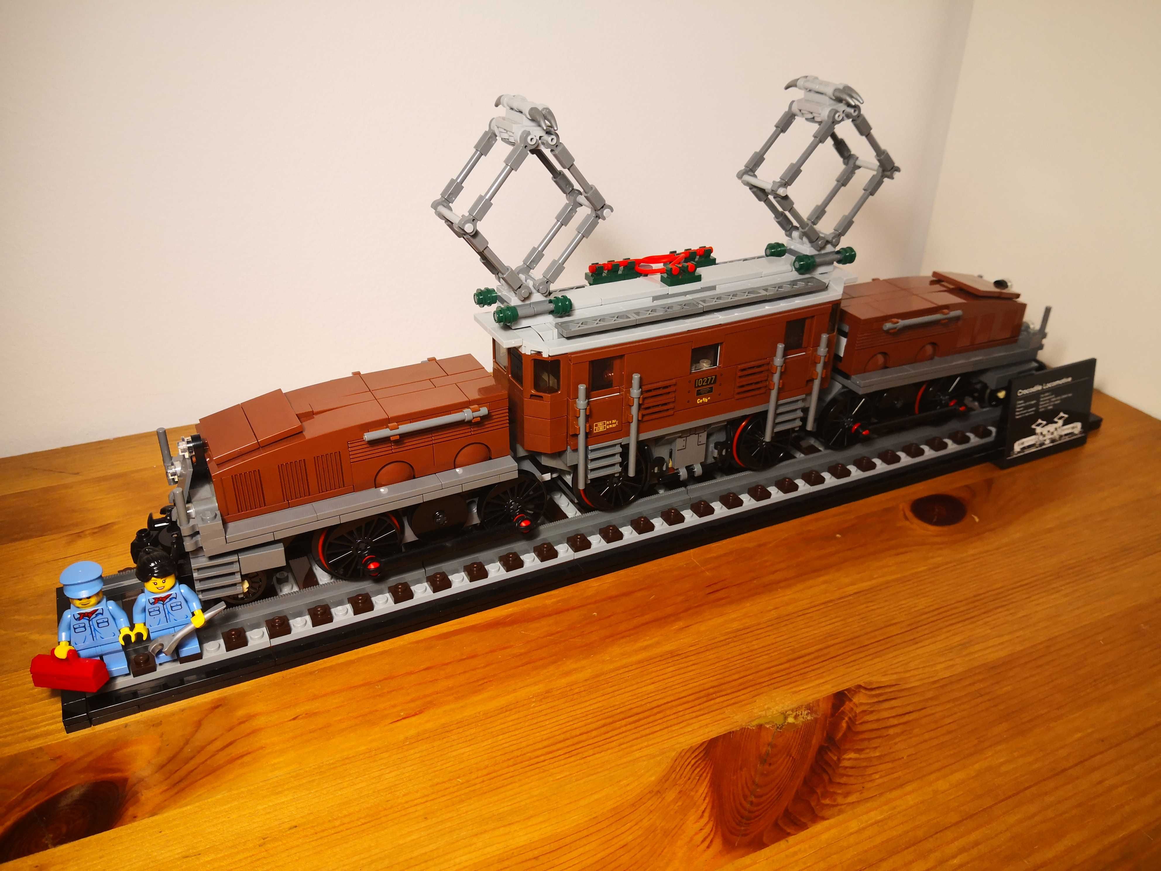 Lego 10277 Crocodile Locomotive