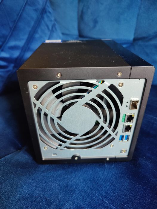 Qnap ts-431x serwer sieciowy nas używany prywatnie do filmów muzyki