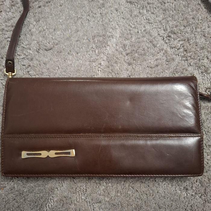 Mala de sra vintage em pele castanha