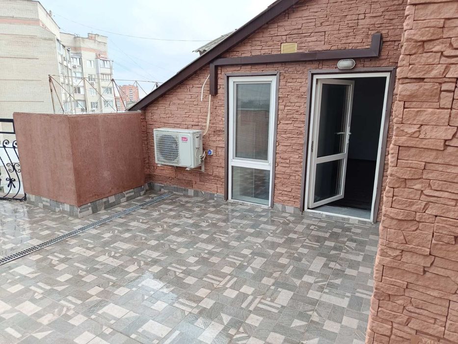 Продам терміново однокімнатну квартиру в Броварах район парку.