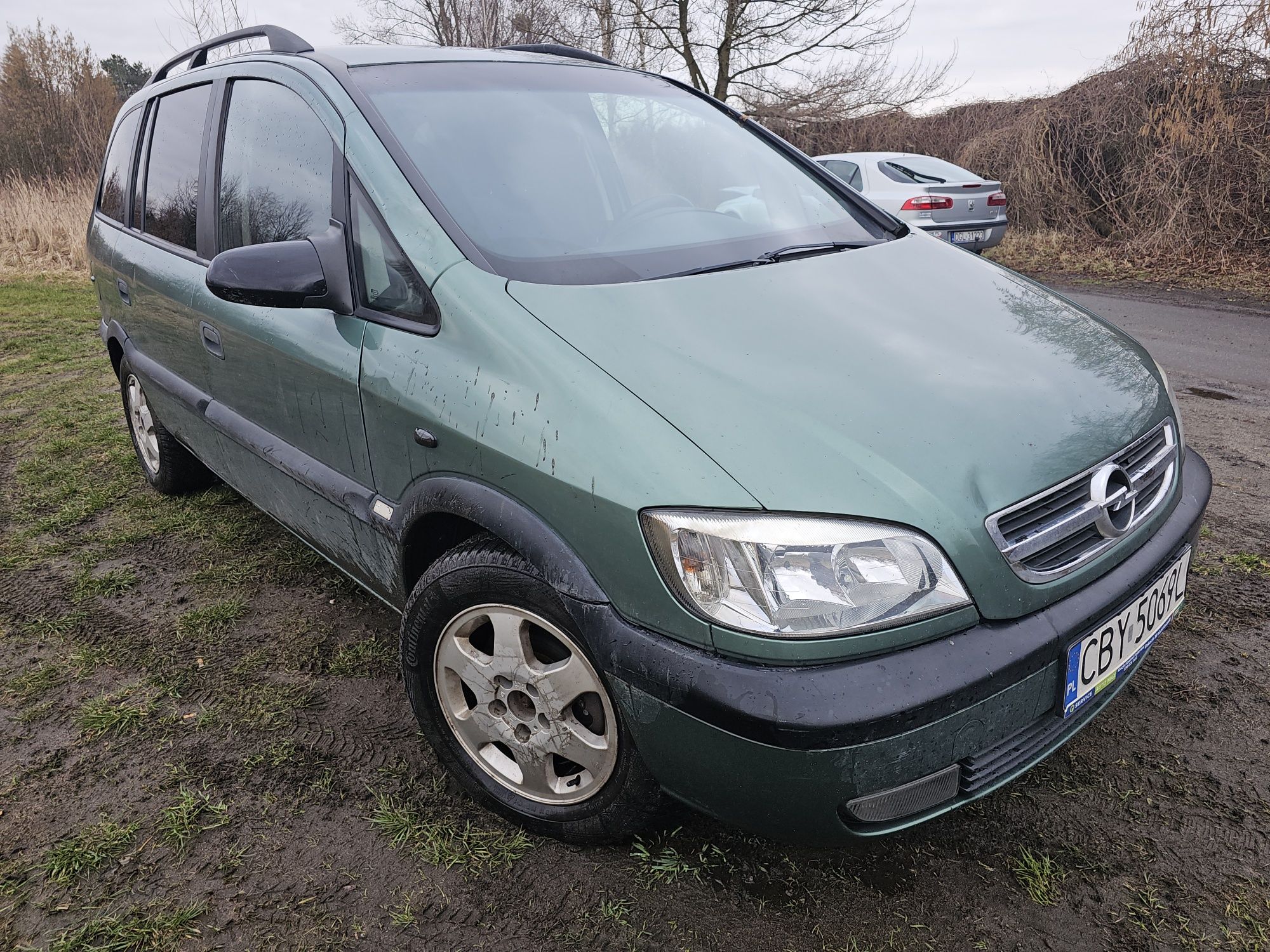 7-osobowy funkcjonalny Opel Zafira 2,0 DTL