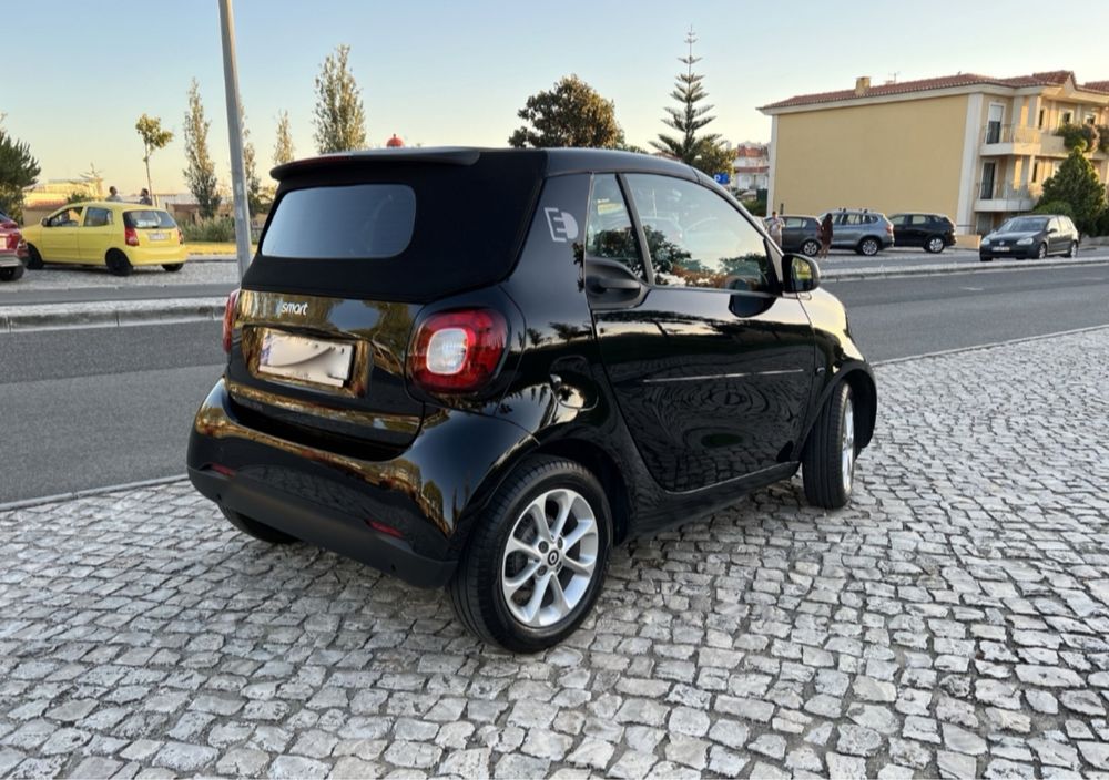 Smart fortwo cabrio elétrico