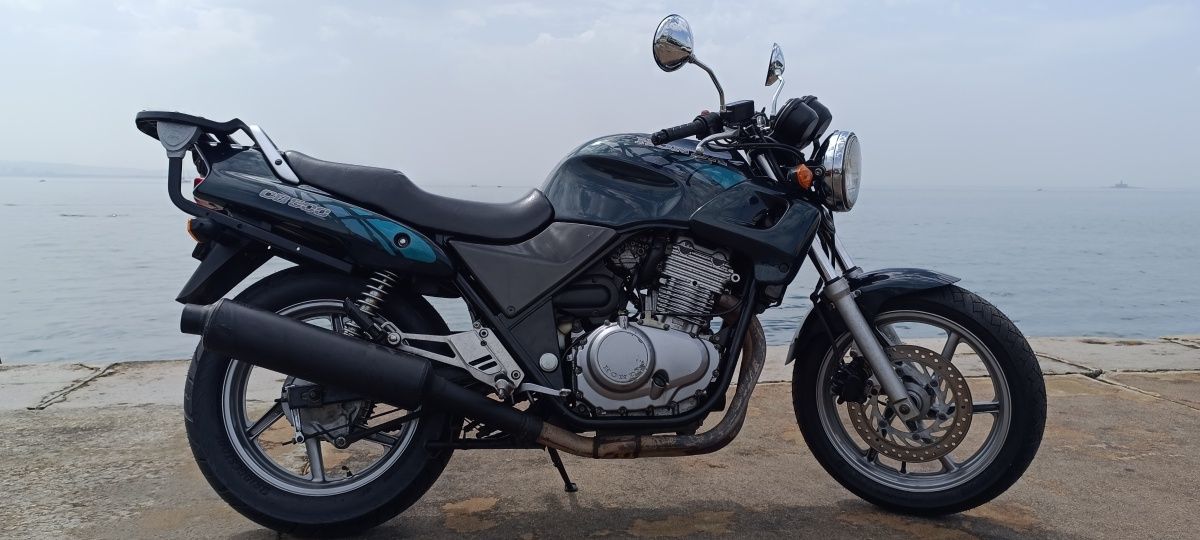 Honda CB500 impecável