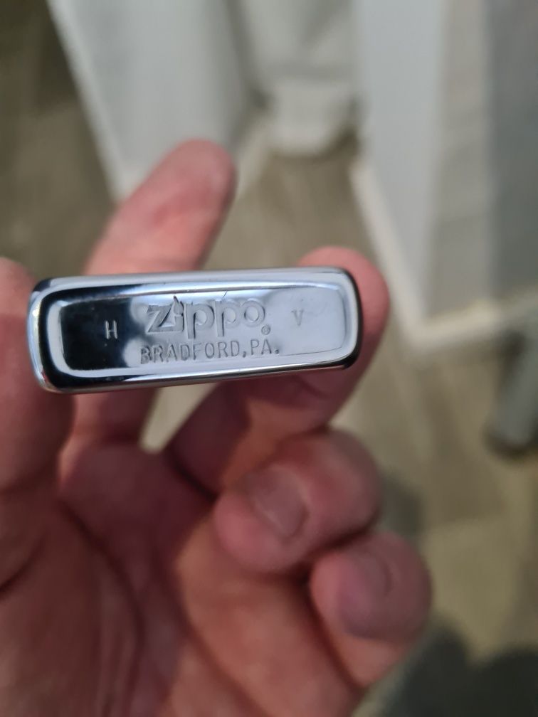 Zippo prateado como novo