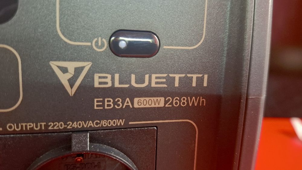 Зарядна станція Bluetti EB3a