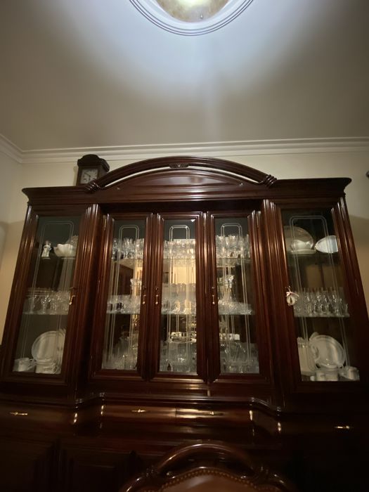 Movél de sala em madeira maciça – excelente estado