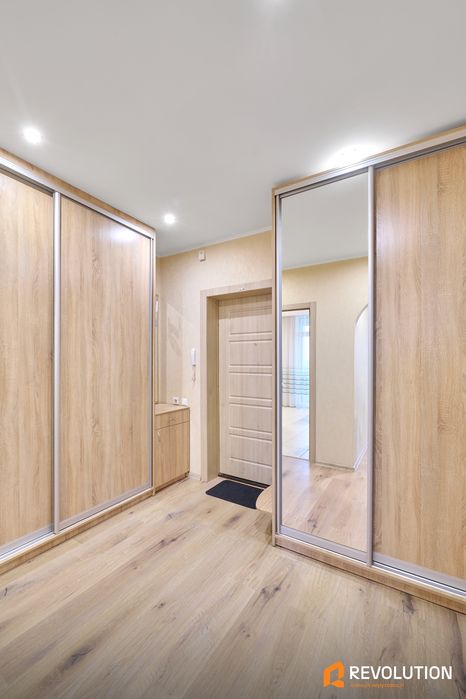 Без%, ЖК Озерний, 1-кім, Академмістечко ~25хв.