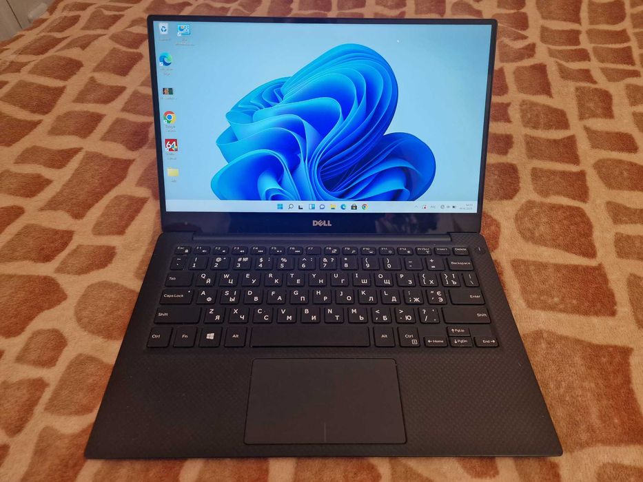 Dell xps 13 9360/3K IPS/Core i5-7300U/8DDR4/SSD256/HD620 2GB