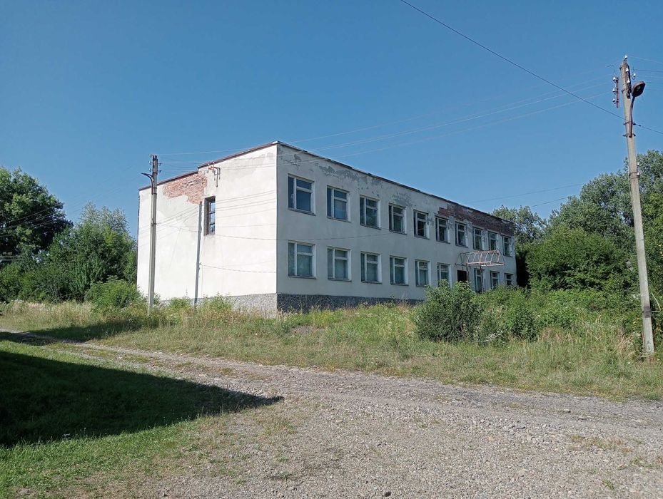 Виробнича площадка від 15 сот та будівлі