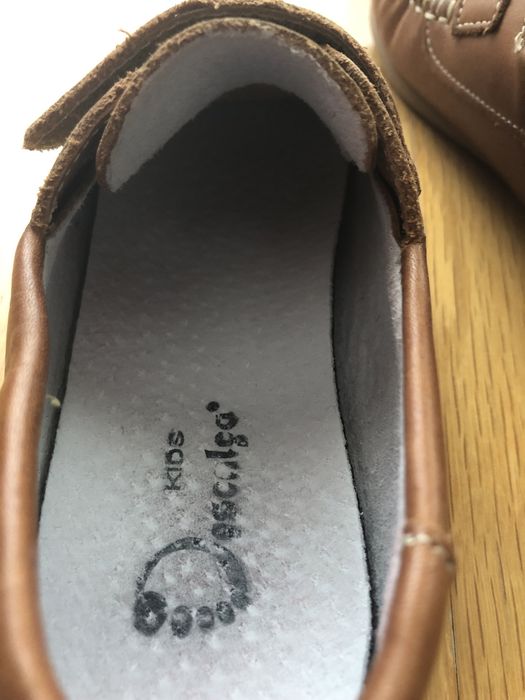 Sapatos/Mocassim em pele para menino tam.30