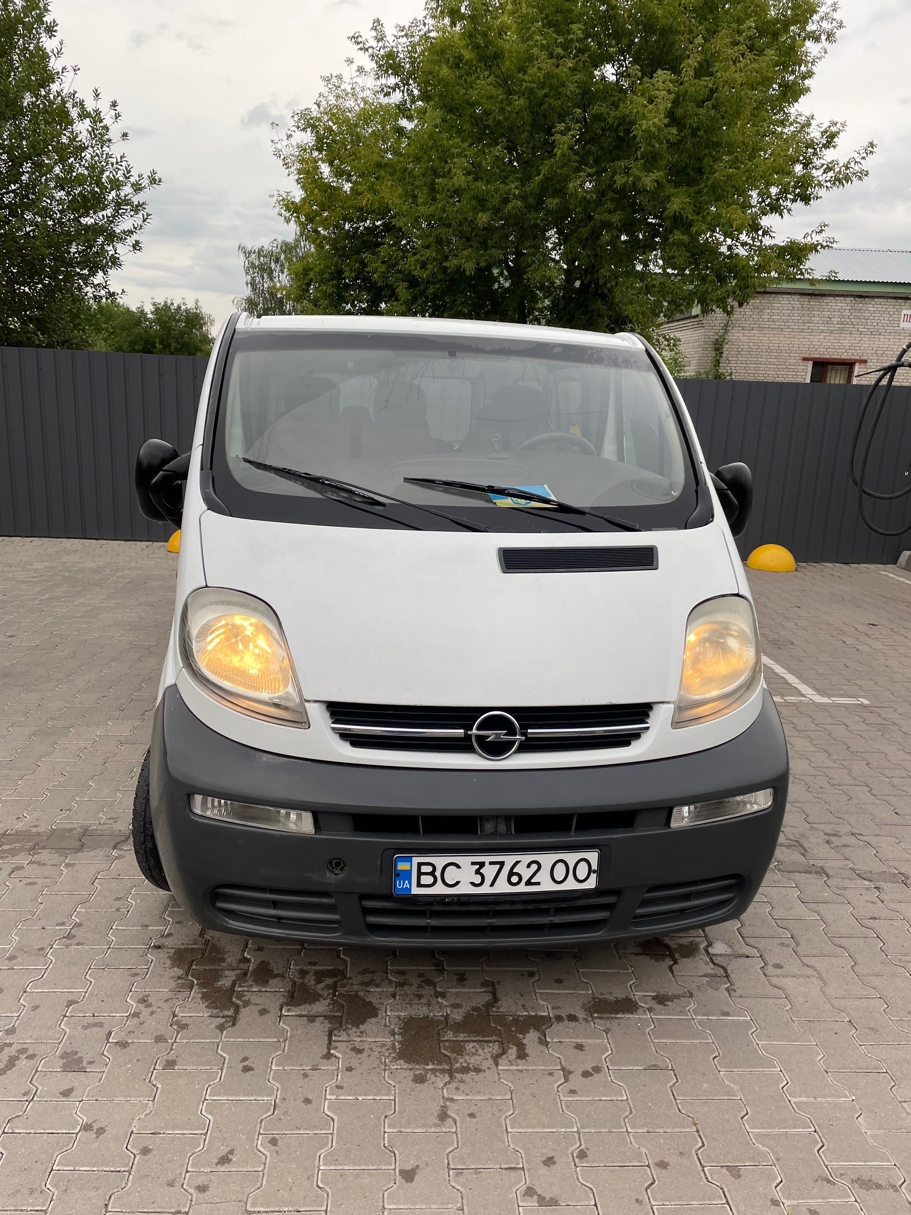 Бус Opel Vivaro 2006.