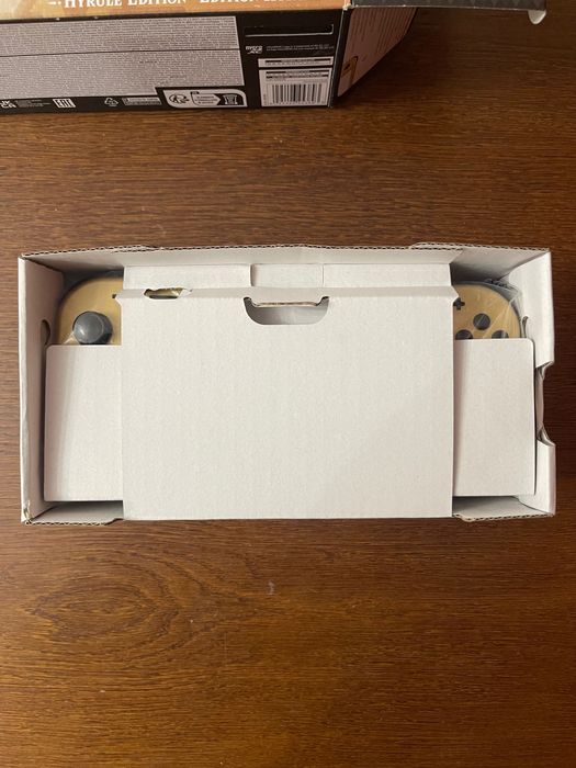 Nintendo Switch Lite Hyrule edition