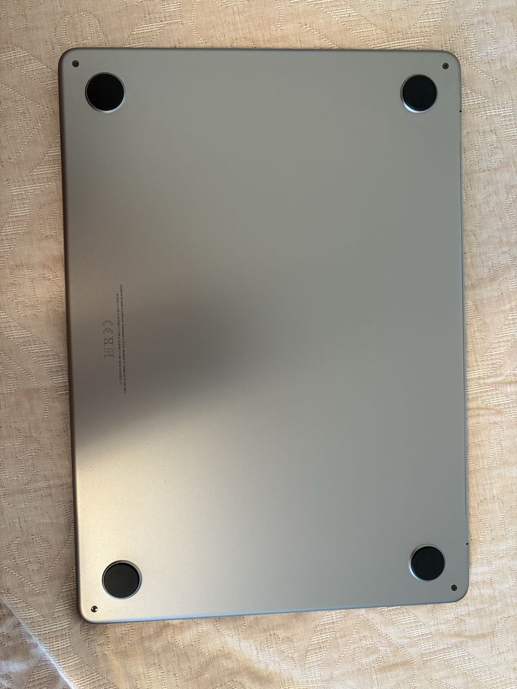 MacBook Air 13.6 (M3,2024) ram 16, jak nowy!