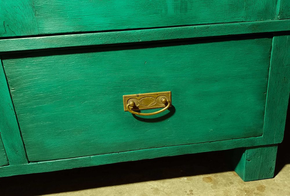 Stara szafa odnowiona