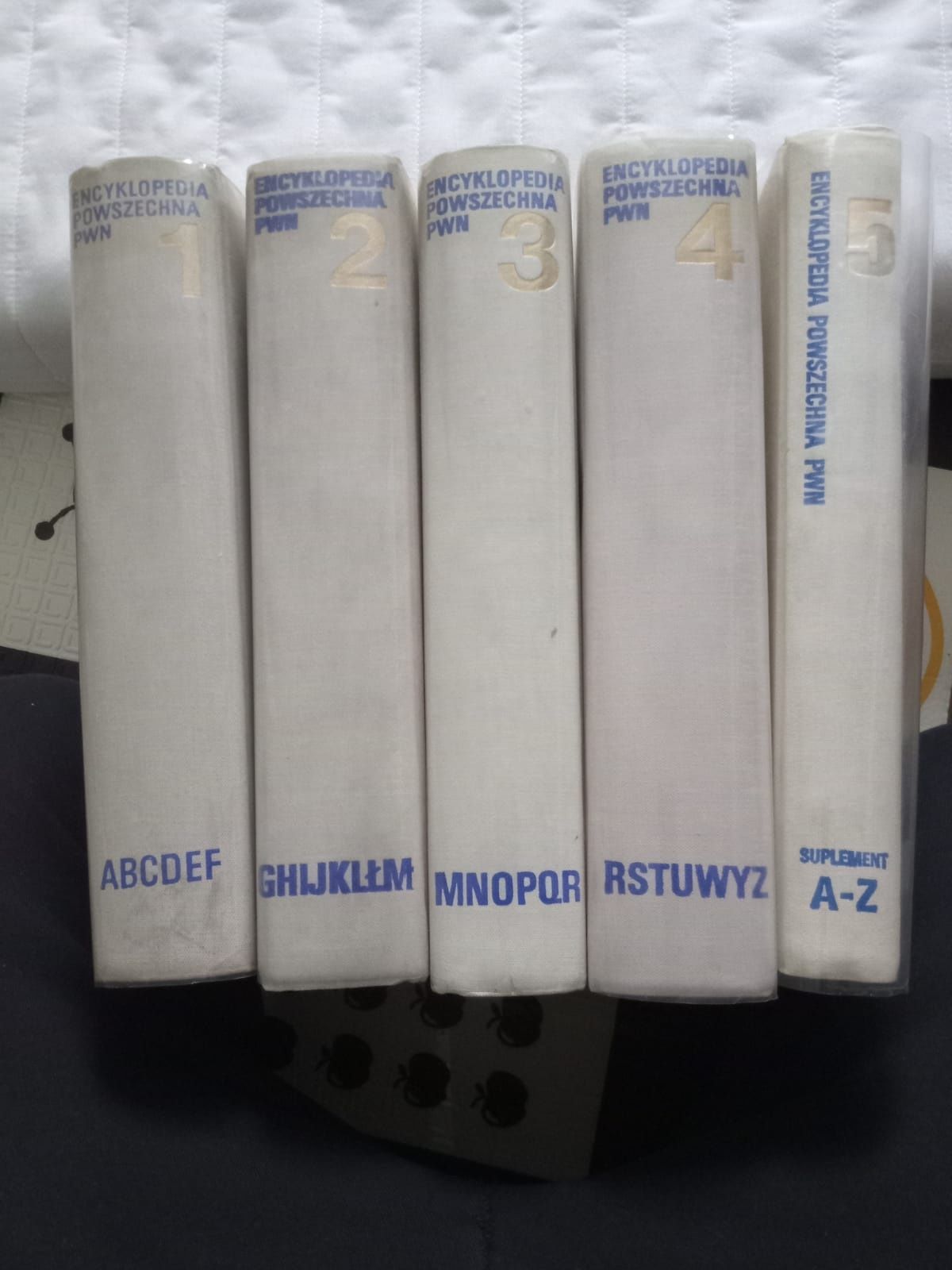 Encyklopedia powszechna 5 tomów 1973 rok