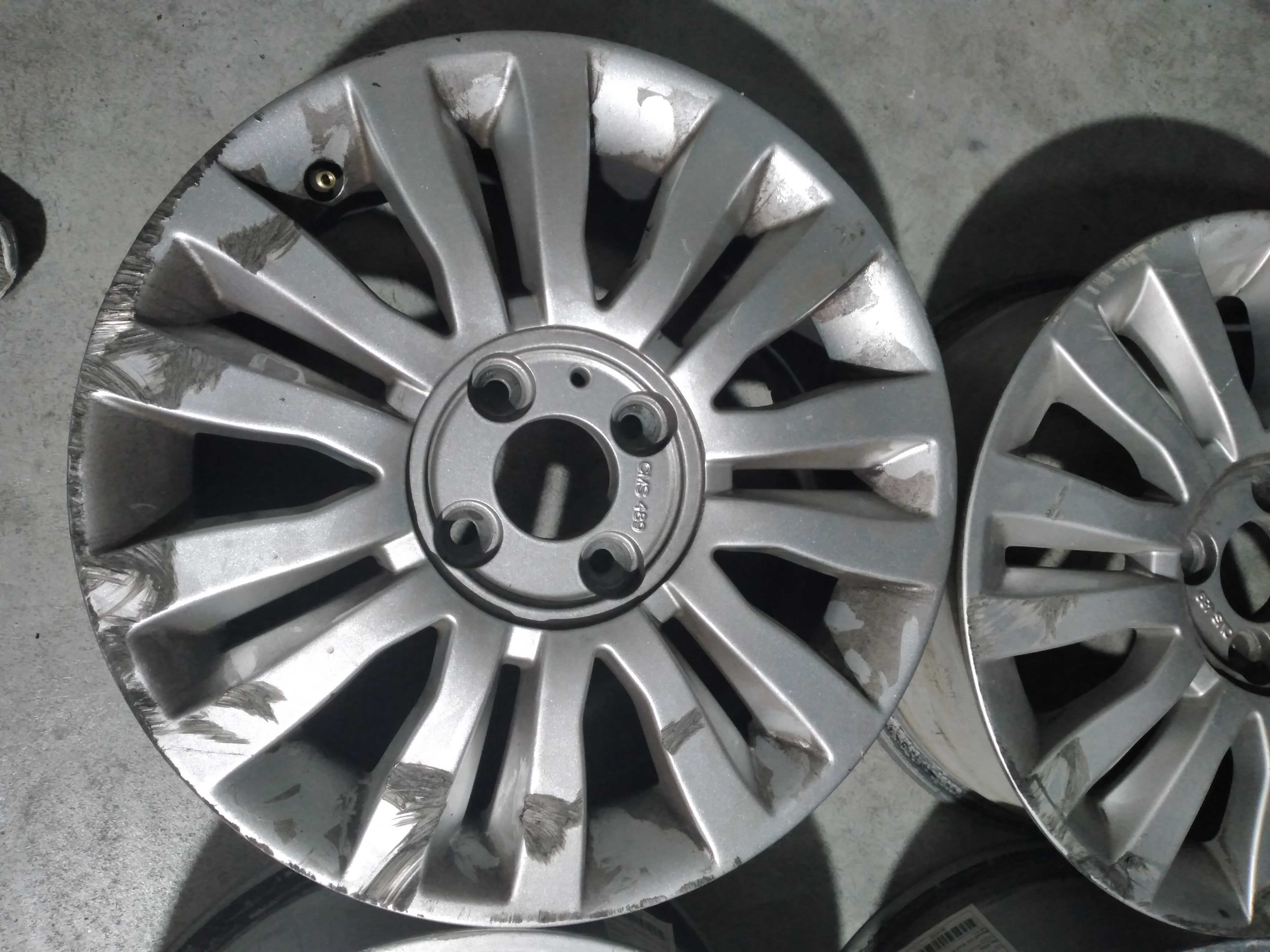 Vendo 4 jantes especiais renault clio 3 15"
