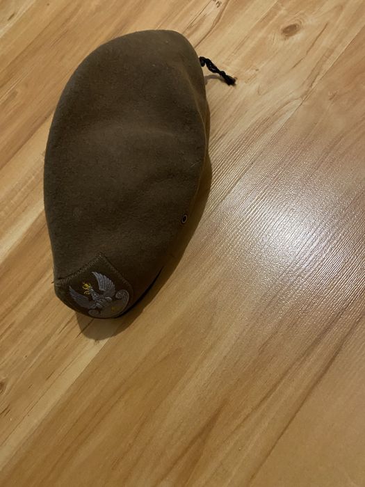 Beret wojskowy mon