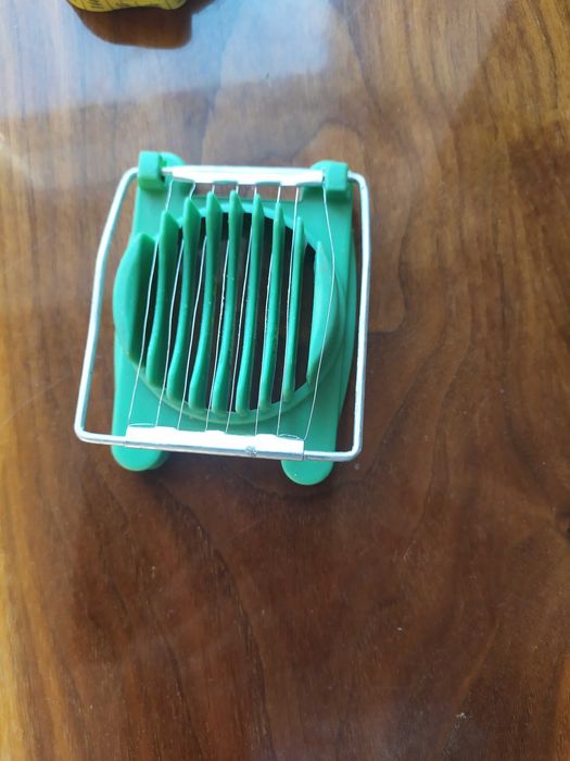 Przyrząd do cięcia jajek