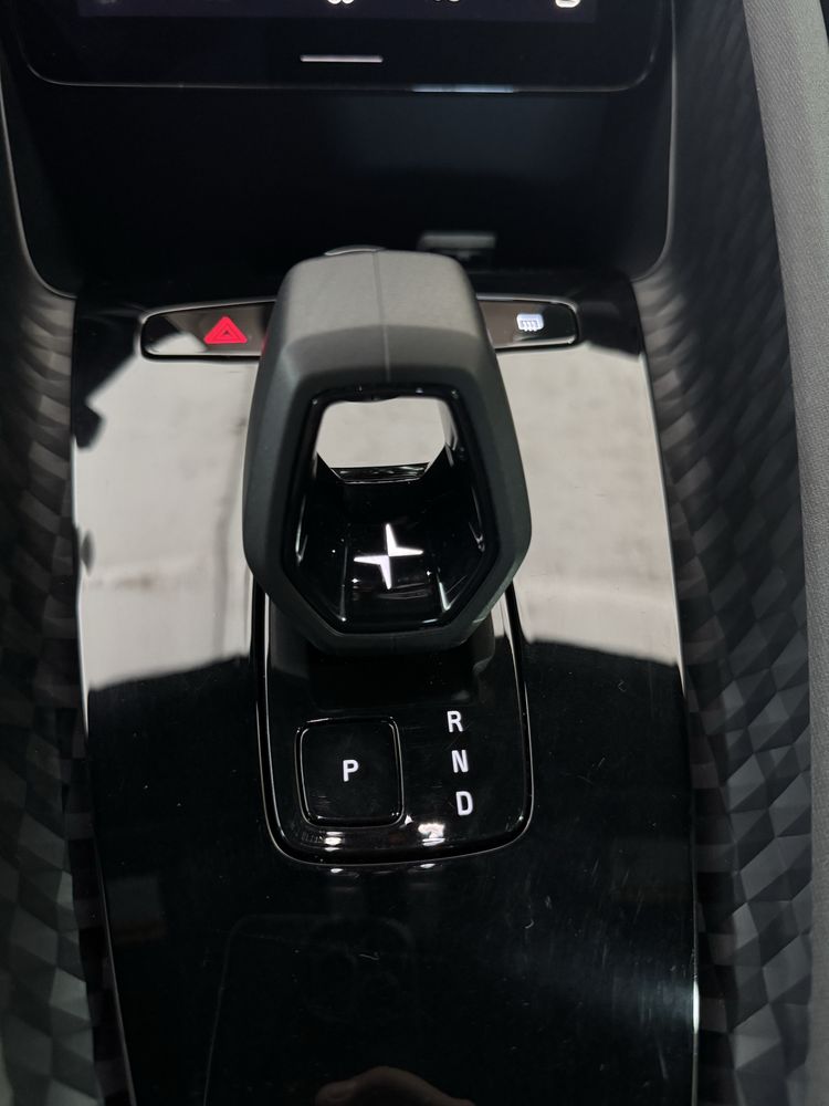 Продаж електрокара Polestar 2