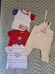 3 t-shirts e jardineira lote