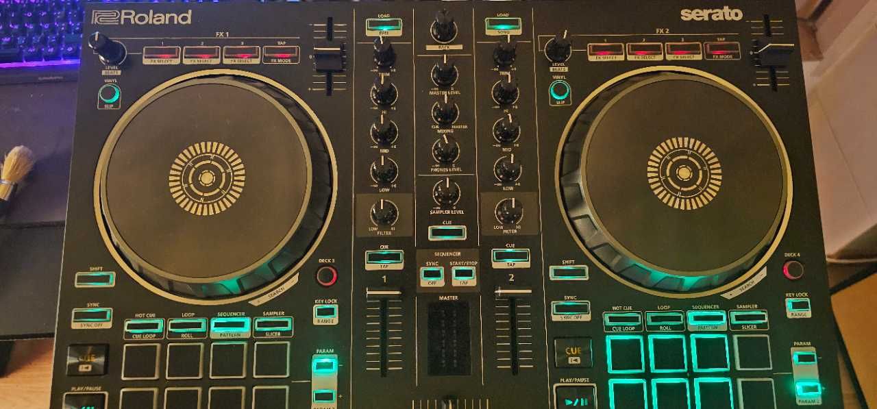 Roland DJ-202 4deck