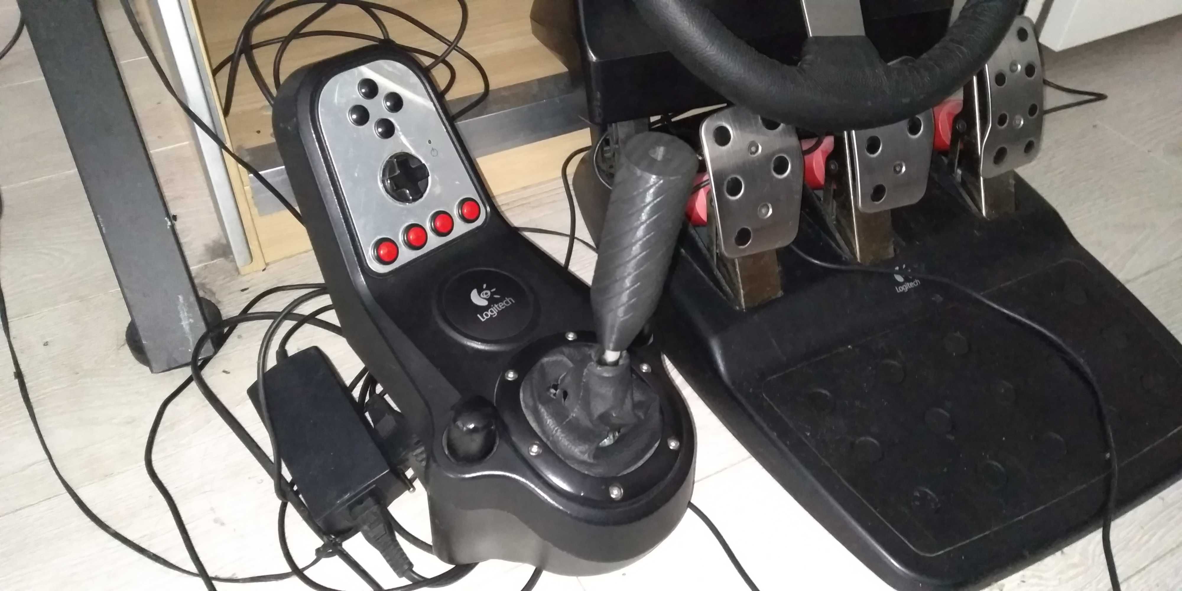 Kierownica Logitech G27. Zestaw + dodatki.