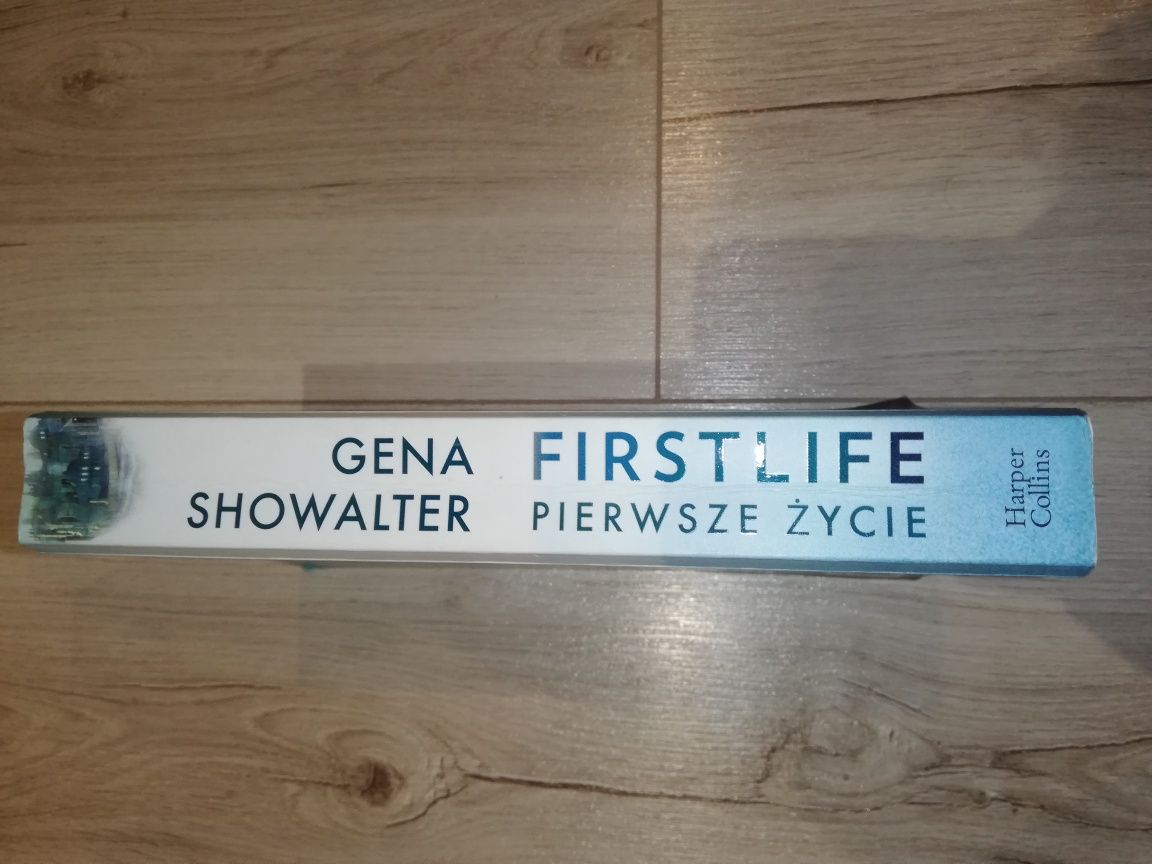 Firstlife. Pierwsze życie - Gena Showalter