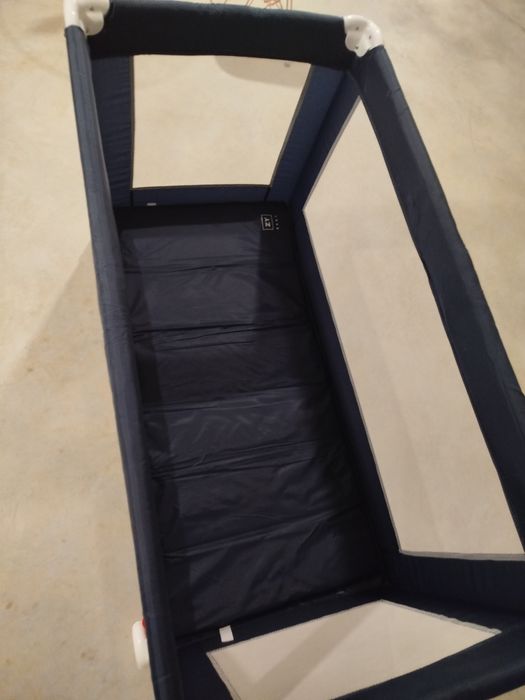 Cama de viagem e colchão