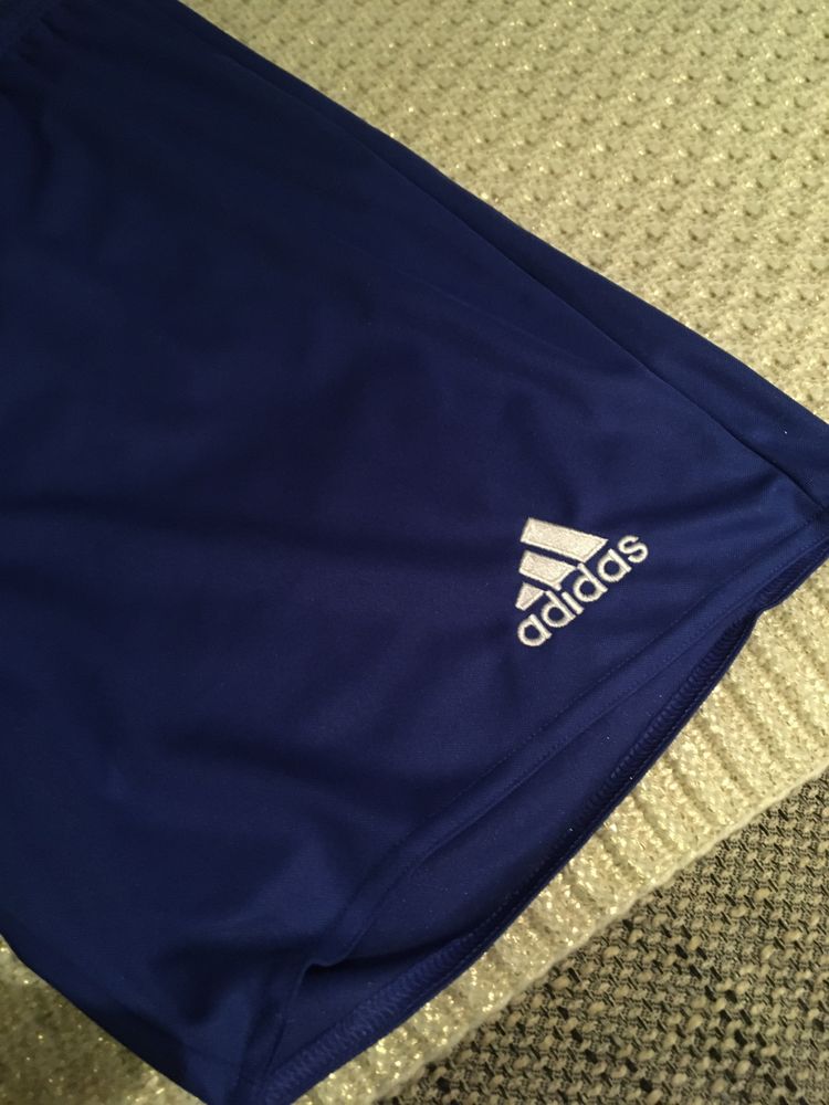 Calções desporto Adidas NOVOS