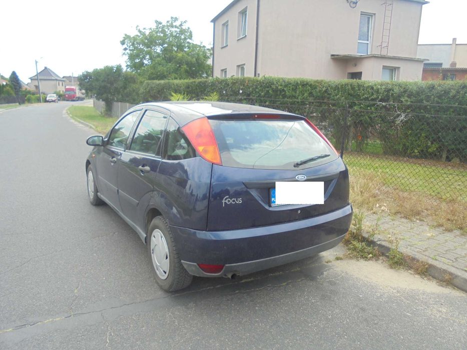 Ford Focus MK1 przed lift niebieski granatowy H8 1.4 benzyna na części