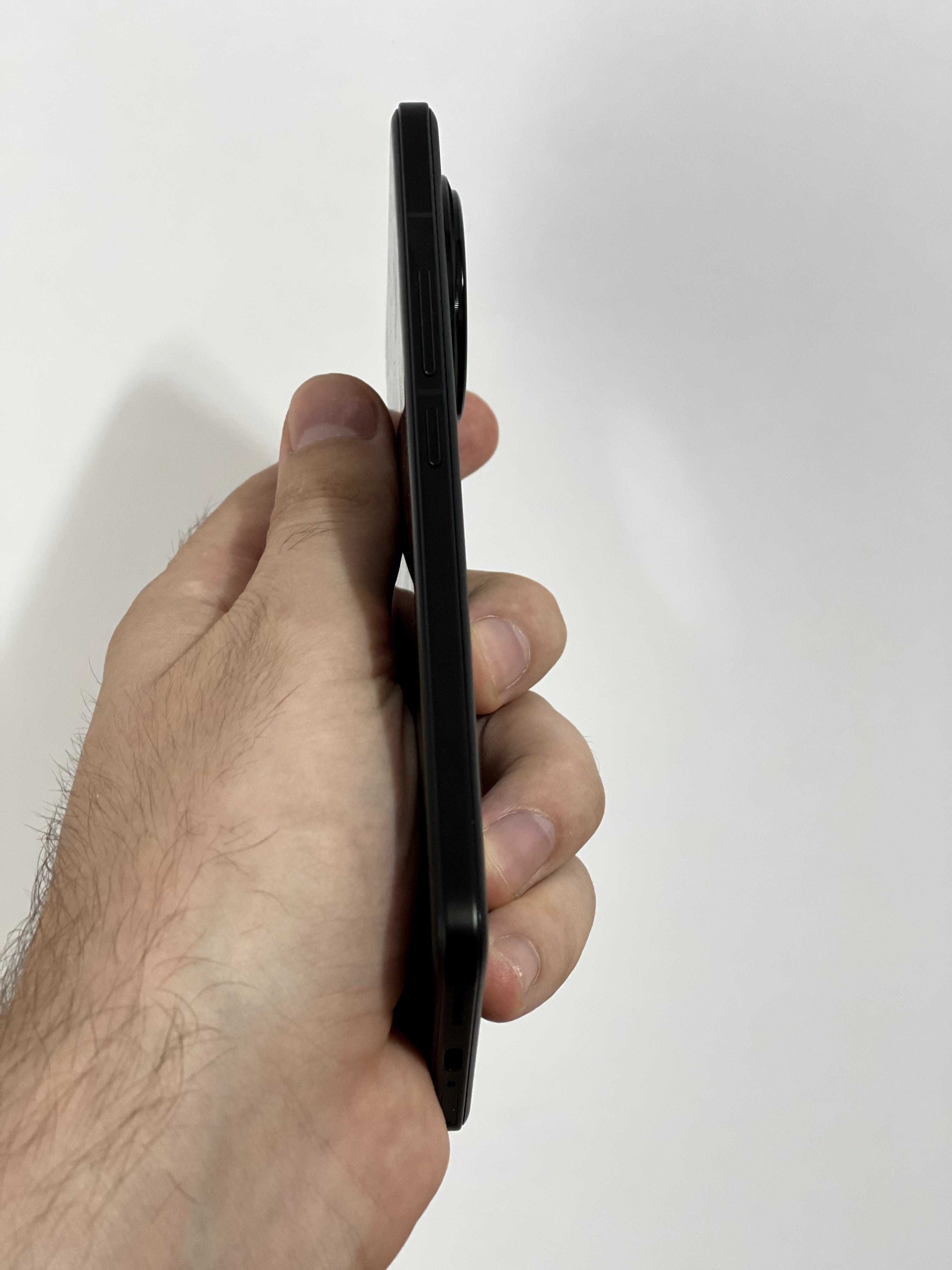 Xiaomi civi 4 pro 12+4/256 Qualcomm Snapdragon 8 gen3 мощный