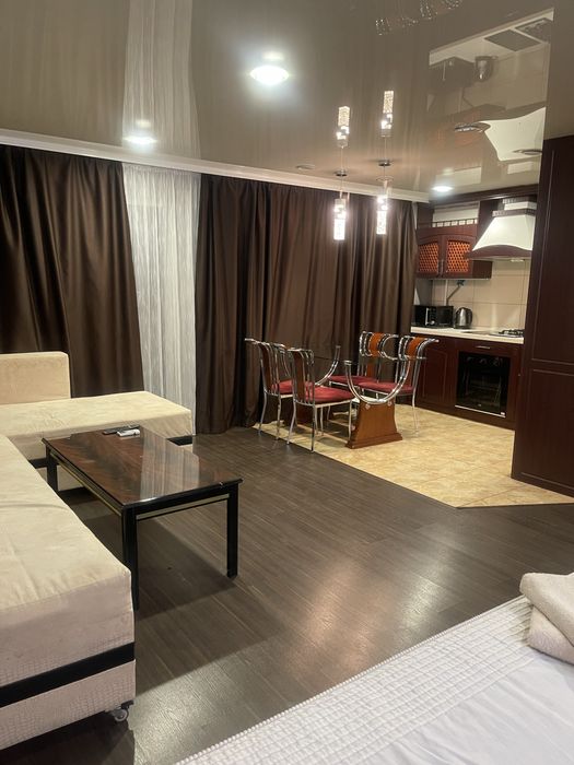 Подобова. Погодинна оренда квартири. VIP студия 95 квартал, Центр