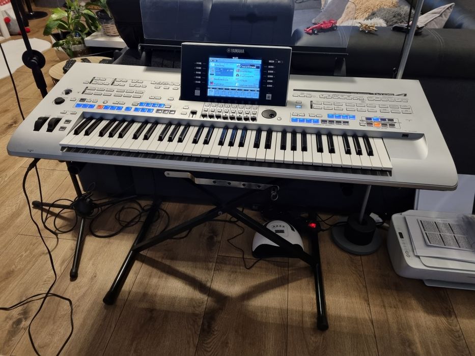 Yamaha Tyros 4 + pulpit+ statyw+ instrukcja+ futerał Super stan.