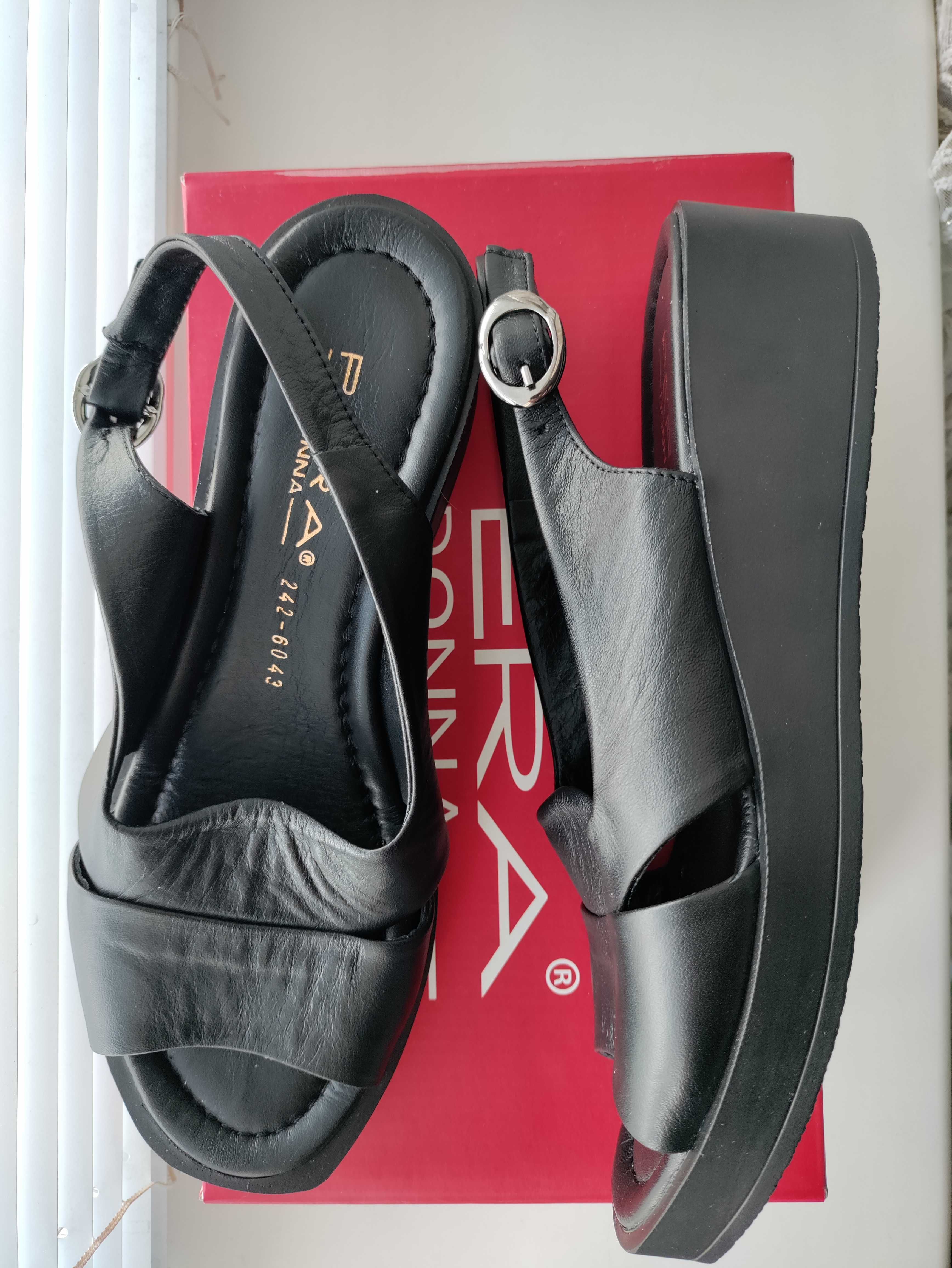 Новые босоножки чёрные кожаные Pera Donna 39 р. 26 см