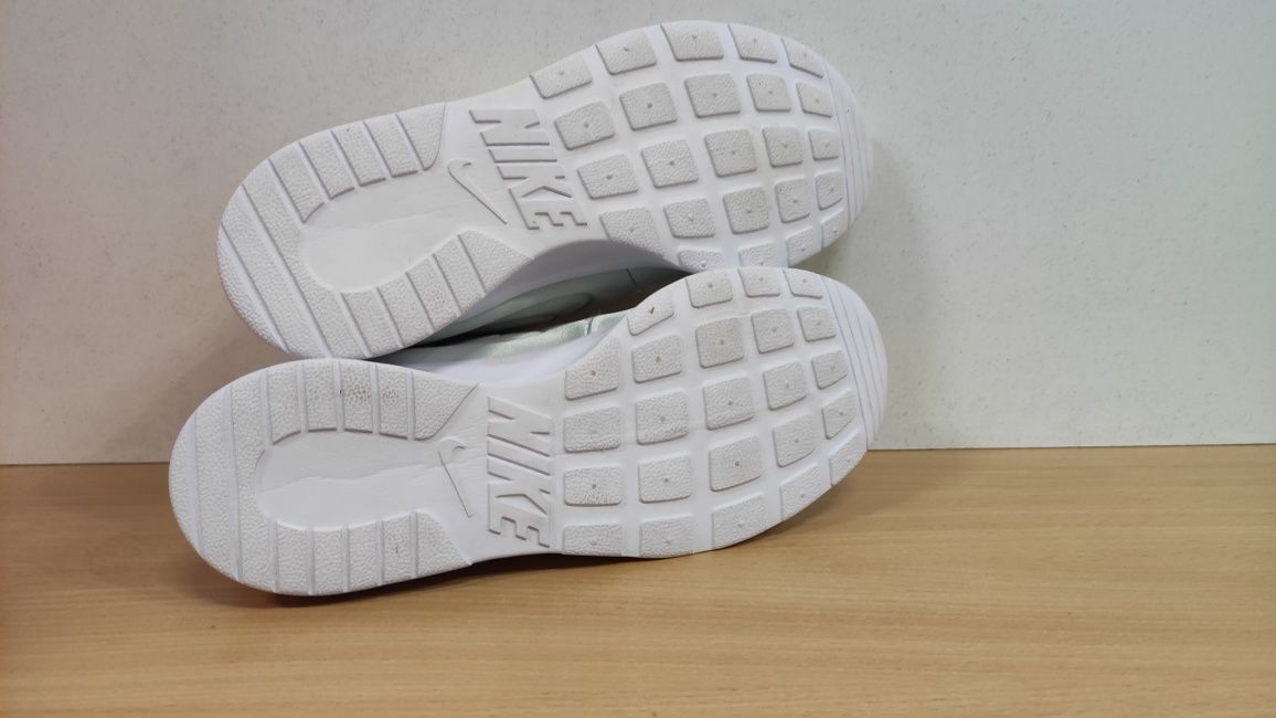 Nike 40p/25,5 см, кроссовки оригинал