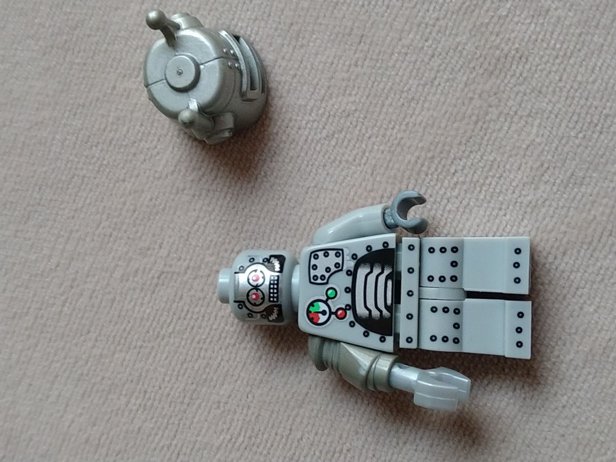 Lego figurka robot seria 1