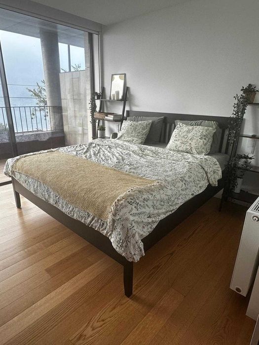 Cama casal 1:90 por 2 metros com colchão