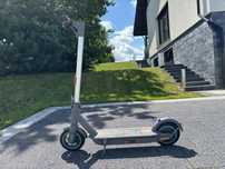 Hulajnoga elektryczna MOTUS SCOOTY 10 z kierunkowskazami