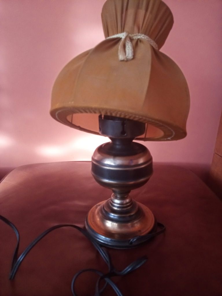 Lampka nocna z czasów  PRLu.
