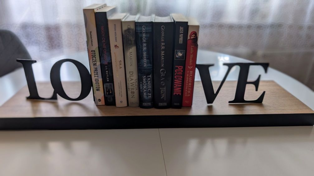 Półka na ściane wisząca