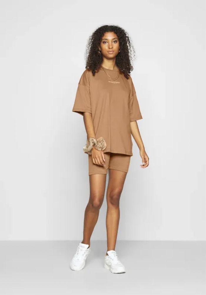 Футболка та велосипедний, костюм missguided