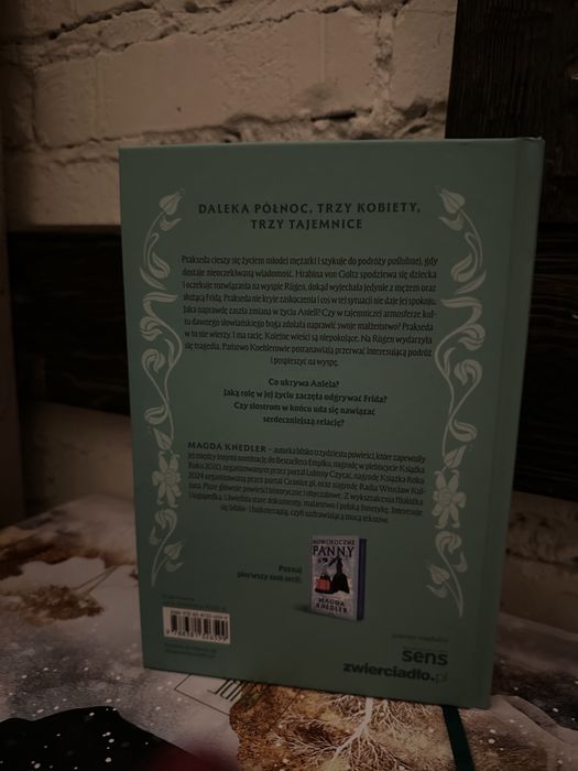 Magda Knedler - Północne siostry - barwione brzegi