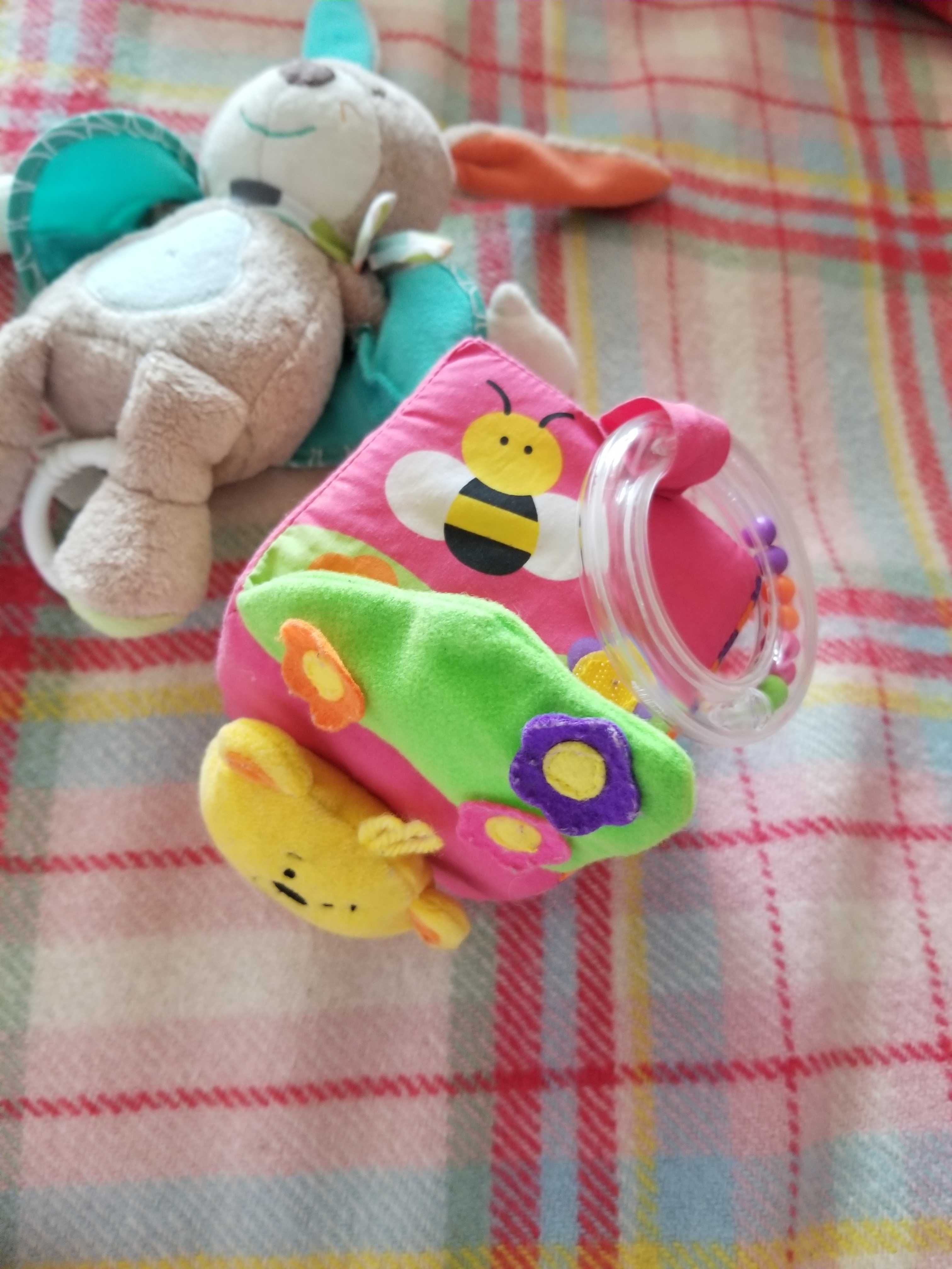 Іграшки для новонароджених, погримушки