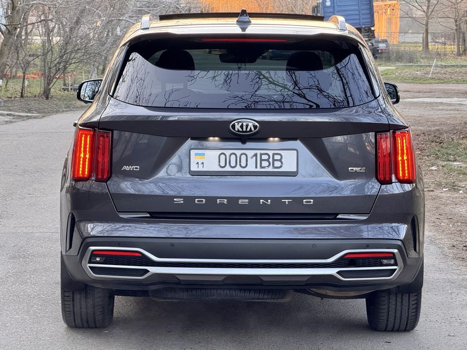 Терміново продам кіа соренту 2021року ,стан нової машини